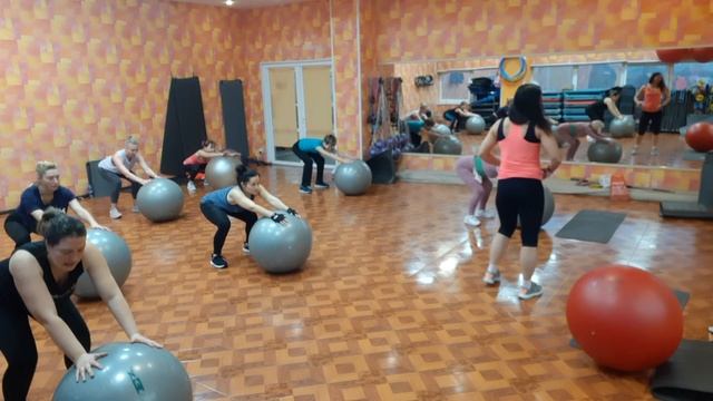 ФУНКЦИОНАЛЬНЫЙ ТРЕНИНГ ЦЕЛАЯ ТРЕНИРОВКА / FUNCTIONAL TRAINING / ГРУППОВАЯ ТРЕНИРОВКА смотреть онлайн