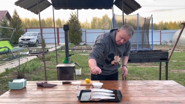 СКУМБРИЯ НА УГЛЯХ смотреть онлайн