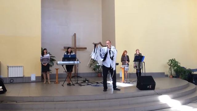 Пение в Христианском Центре Бердянска "Вефиль" (3 часть) смотреть онлайн
