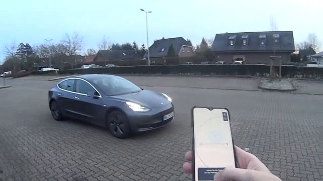 Tesla Smart Summon in Germany смотреть онлайн