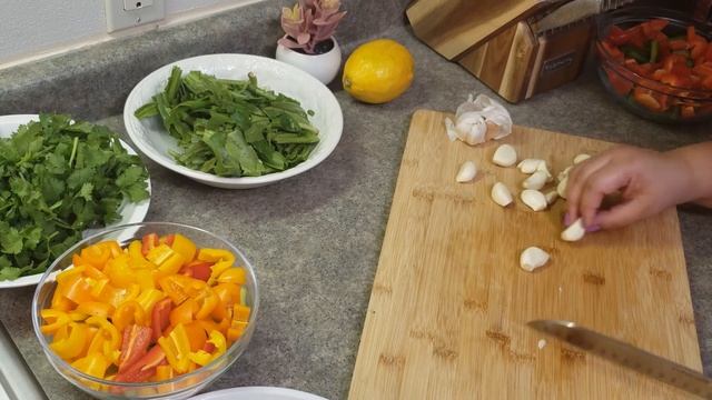SOFRITO | QUICK AND EASY HOMEMADE SOFRITO RECIPE | MICHELLE PEREZ COOKS смотреть онлайн