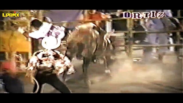 "LAURITA GARZA" El Coyote y Su Banda Tierra Santa смотреть онлайн