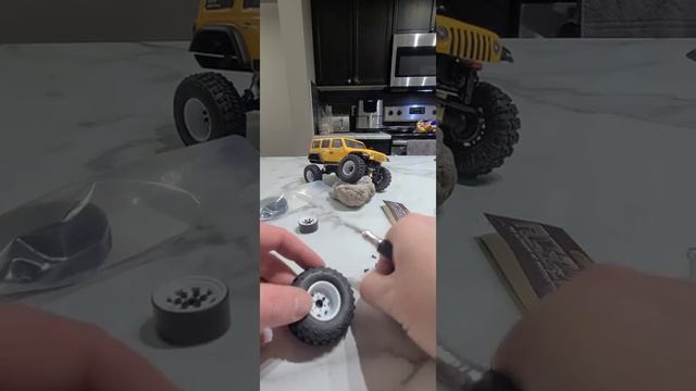 Rc4wd 1.0 steel stamped beadlocks with goodyear wrangler tire install! scx24 смотреть онлайн