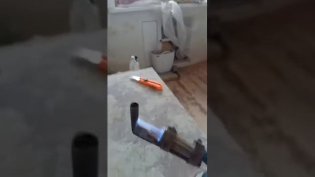 Пайка скруток в распределительной коробке #shorts #электрика смотреть онлайн