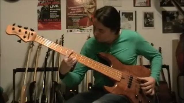 Sven Sommer - Bass Tribute to Freddie Mercury смотреть онлайн