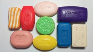 Асмр резка яркого сухого мыла. Cutting dry soap