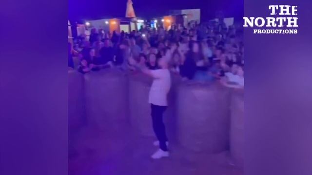Zbriti nga skena, Luiz Ejlli çmend të gjithë njerëzit në shesh, nisin të shtyhen për…👏🏻❤️ смотреть онлайн