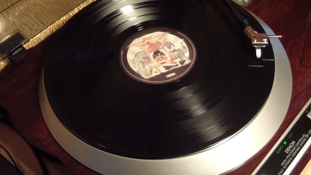 Queen - We Are The Champions (1977) vinyl смотреть онлайн