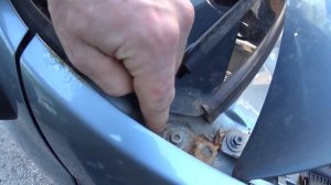 Замена переднего крыла на Рено Логан, Лада Ларгус