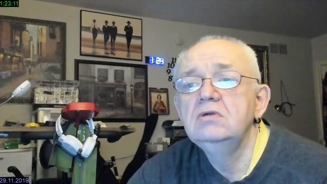 Название и аватарка канала, сломались туалеты МКС, школьница с топором, жир на животе смотреть онлайн