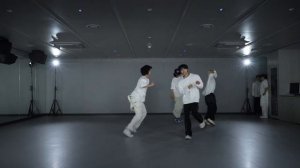 stray kids walking on water dance practice video