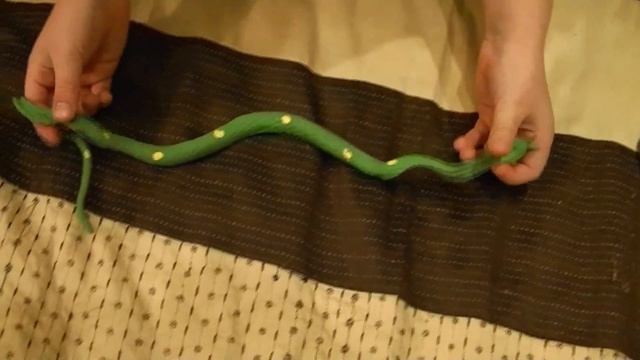 Play funny reptile Toys Usa Creator. Забавные рептилии смотреть онлайн