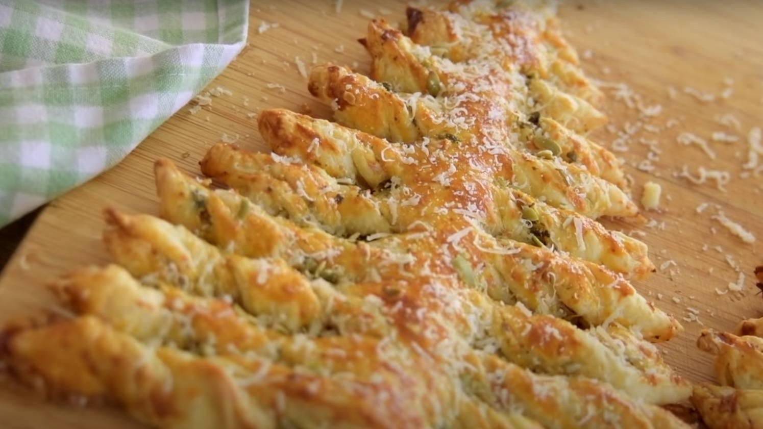 Закуска к Новому году: Новогодняя Ёлочка - рецепт простой и красивой закуски на Новогодний стол смотреть онлайн