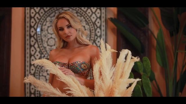 Красивые женщины в бикини Модели в бикини смотреть онлайн