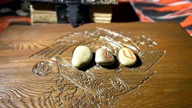 Вопросы подписчиков о будущем царе России. На них отвечают Руны. смотреть онлайн