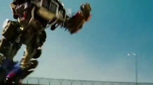 трансформеры мини клип Боункрашер против Оптимуса Прайма