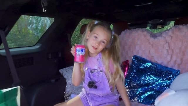 Почему Полина Ушла из Дома и Создала СЕКРЕТНУЮ КОМНАТУ В МАШИНЕ смотреть онлайн