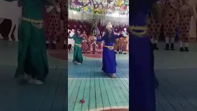 Узгенли кизлар смотреть онлайн