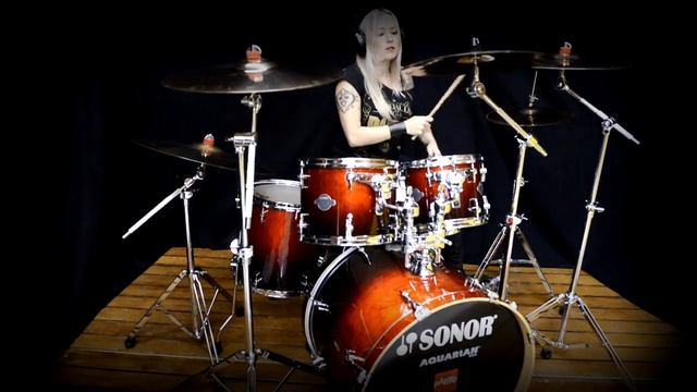 Fernanda Terra - Cowboys From Hell do Pantera - Drum Cover смотреть онлайн