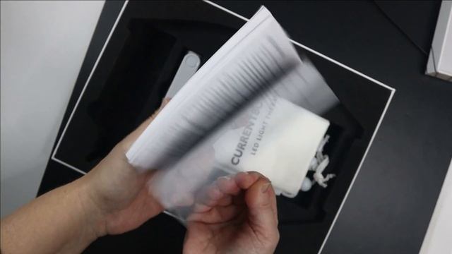 CurrentBody LED mask Unboxing смотреть онлайн