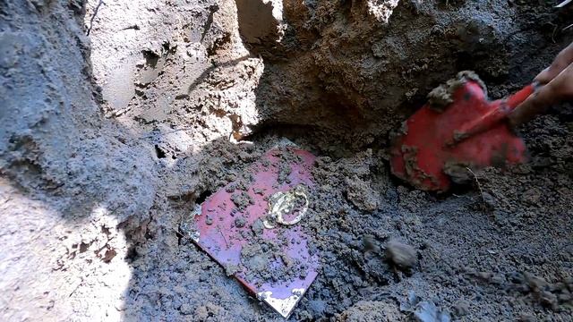 We Found the Feudal Queen's Treasure Chest, In the Forest There's a Mysterious Palace смотреть онлайн