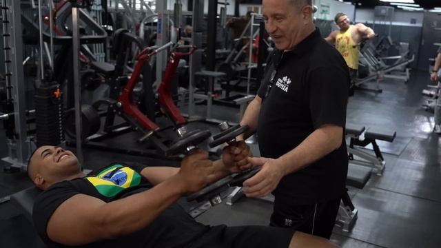 O ACESSÓRIO DO ARNOLD SCHWARZENEGGER DORIA REVELOU PARA BITELO смотреть онлайн
