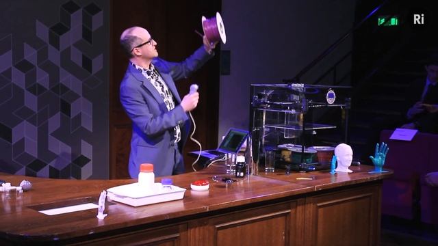 Strange Materials with Mark Miodownik смотреть онлайн