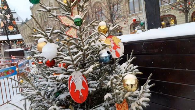 Предновогодняя Красная площадь. ГУМ-ярмарка 2024-2025. Москва. смотреть онлайн