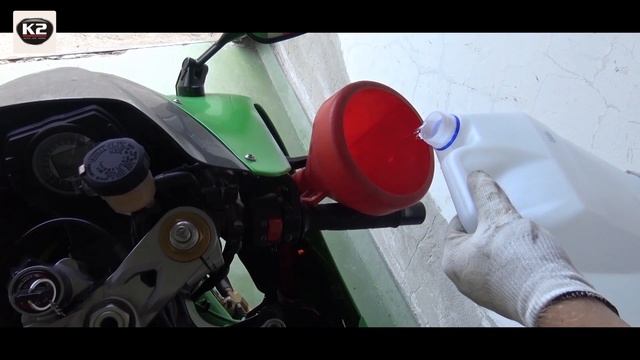 Jak wymienić płyn chłodniczy w motocyklu, płukanie układu chłodzenia K2 Kuler i K2 Radiator Flush смотреть онлайн