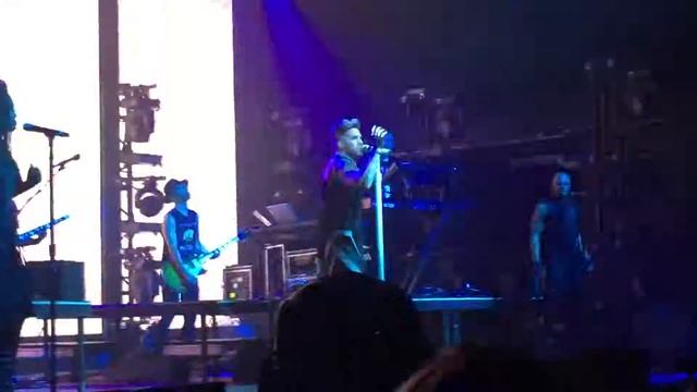 Adam Lambert- Runnin