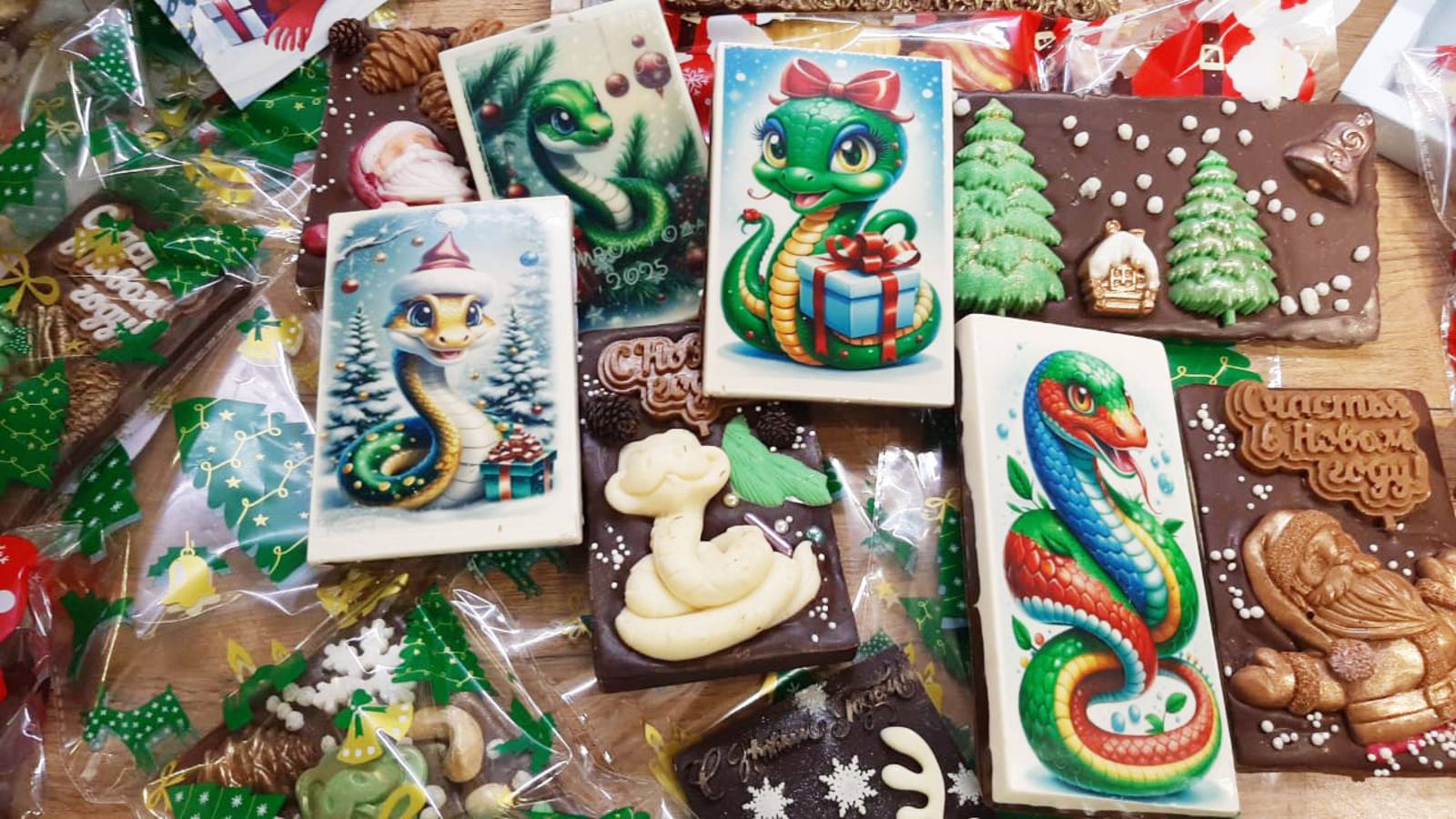 Новогодние шоколадные открытки 2025 год 🍫 Год ЗМЕИ 🐍 Оформляем праздничные шоколадки 🎅🍫