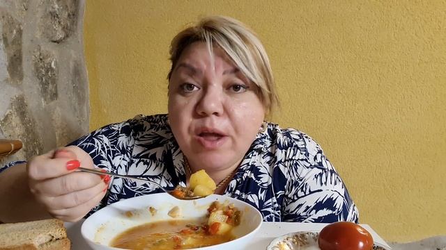 МУКБАНГ 🍽 ОБАЛДЕННЫЙ СОУС 😋РАССКАЗ МЕНЯ ОСТАВИЛ В ШОКЕ🙉 MUKBANG SOPA DE  TERNERA 😊ES BOMBA#мукбанг