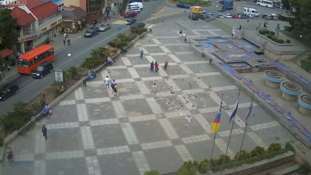 Вебкамера "Площадь Советская". Запись 01.06.2017 14:00:07 смотреть онлайн