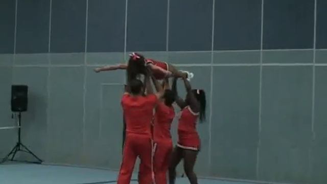 Reportage sur le cheerleading en France.flv - Le Figaro смотреть онлайн