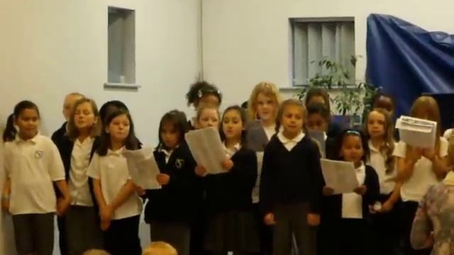 Olivia, choir at assembly смотреть онлайн