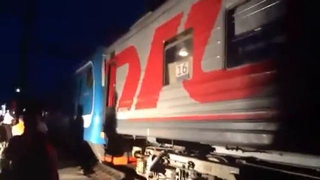 Данил в поезде. Лиски- Москва смотреть онлайн
