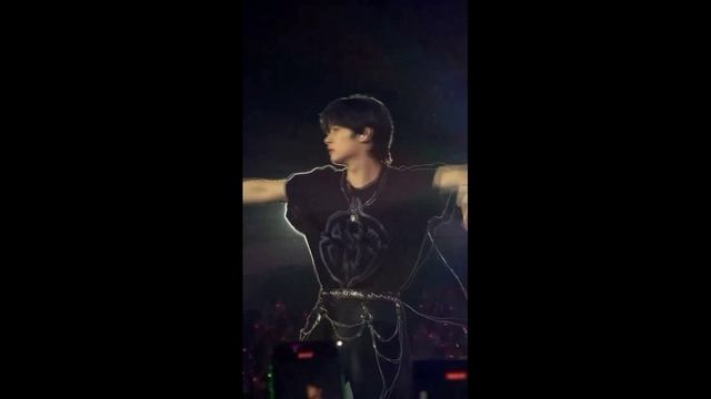 новое видео со стрей кидс смотреть онлайн