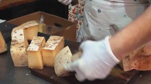 БЕЛАЯ КОЗА АКИ ПЧЕЛА🐝🐝🐝В КОЛХОЗЕ НЕКОГДА СКУЧАТЬ