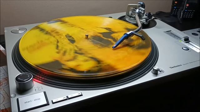 Michael Jackson & Freddie Mercury - There Must Be More To Life Than This (LP State Of Shock) смотреть онлайн