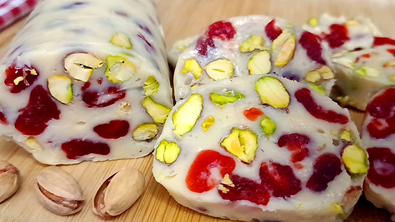 ✨ Яркий и вкусный десерт без выпечки и желатина - белый шоколад, фисташки и вяленая вишня смотреть онлайн