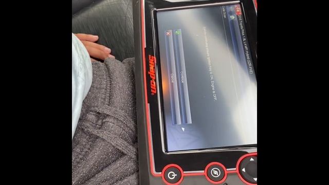 2015 Toyota Prius Hybrid- Change Oil & Oil Filter + Periodic maintenance смотреть онлайн