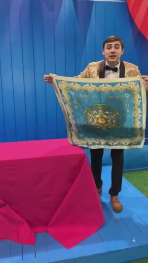 Секрет фокуса с платком и бутылкой #shorts