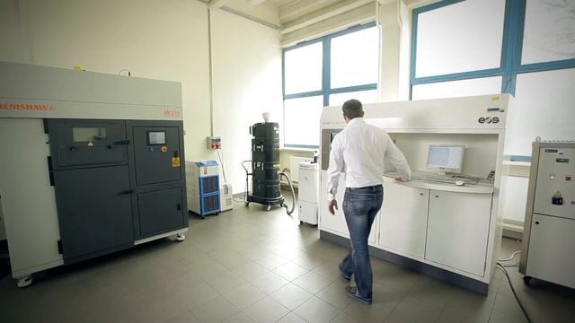 Selective Laser Sintering (SLS)