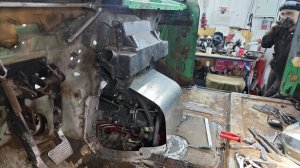 Изготовление люка КПП и кожуха ДВС. Что успели за неделю.