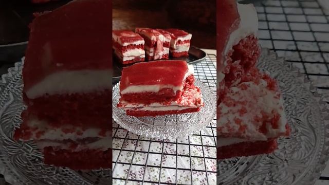 Самое вкусное пирожное "Красный бархат" 🍰🍓❤️🤤 #красныйбархат смотреть онлайн