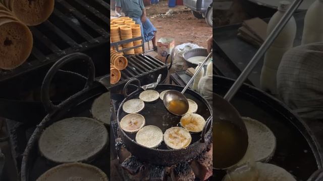 Special Ghewar❤️ #ghee #gangaur #festival #ghewar #sweet #authentic #viralfood #reelsindia #foodie смотреть онлайн