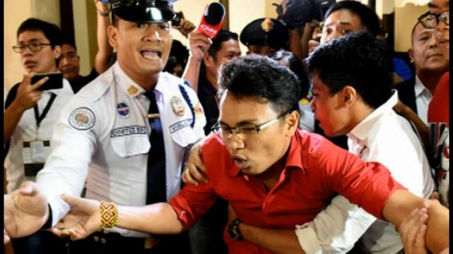 Martial Law Extended Until End of Year, Protesters Storm Philippines Congress смотреть онлайн