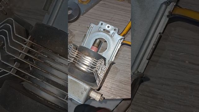 MAGNETRON DESMONTAGEN смотреть онлайн