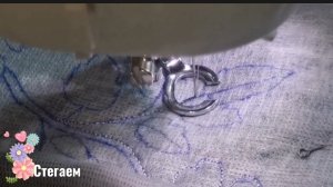 Веточка розы. Заготовка аппликации для сумки. Стегаю по водорастворимому флизелину.