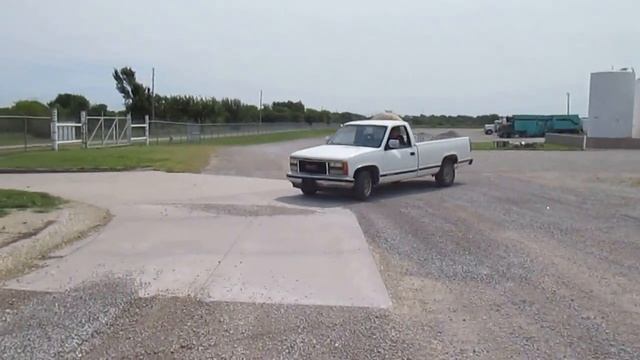 1992 GMC 1500 Sierra SLE Truck смотреть онлайн
